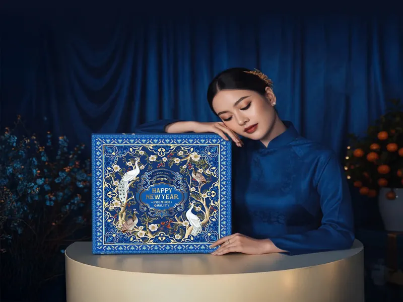 Đánh giá doanh nghiệp qua chiếc hộp quà Tết màu xanh dương đẳng cấp