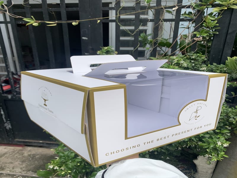 Hộp Bánh Kem Cao Tầng