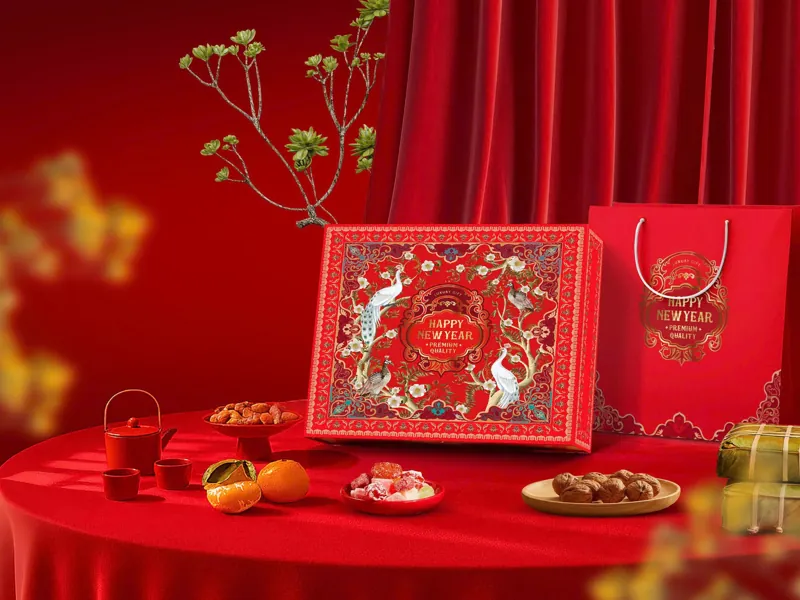 Tuyệt tác hộp đựng quà Tết vali gỗ đỏ chim hoa tinh xảo