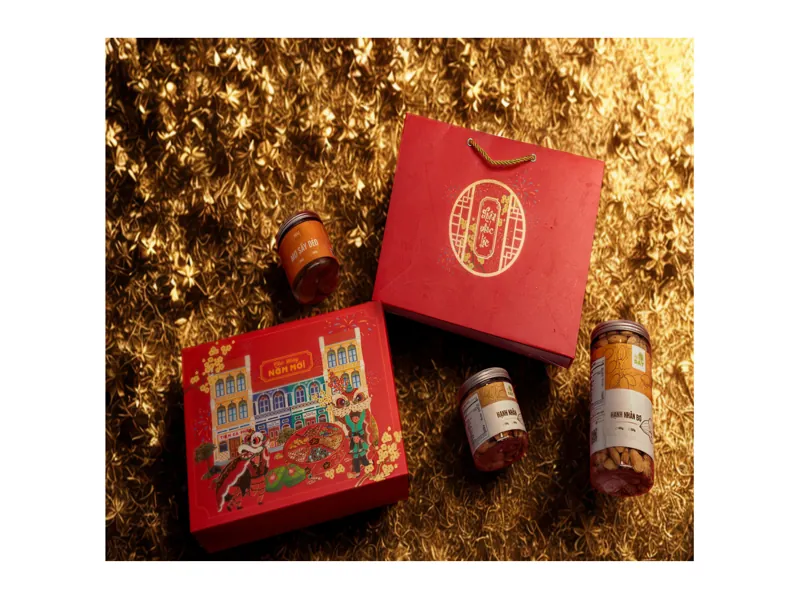 Hộp đựng quà Tết cho doanh nghiệp nhỏ lẻ 2026 phong cách ép kim hoa văn tối giản