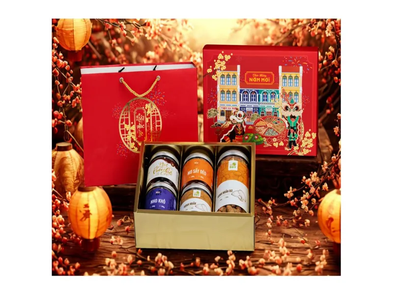 Hộp giấy đựng quà Tết đỏ tranh dân gian phố phường