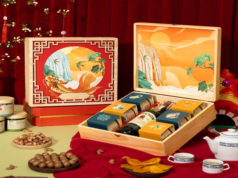 Hộp quà Tết Kinh Thành 2026 hộp gỗ cao cấp kết hợp rượu ngoại