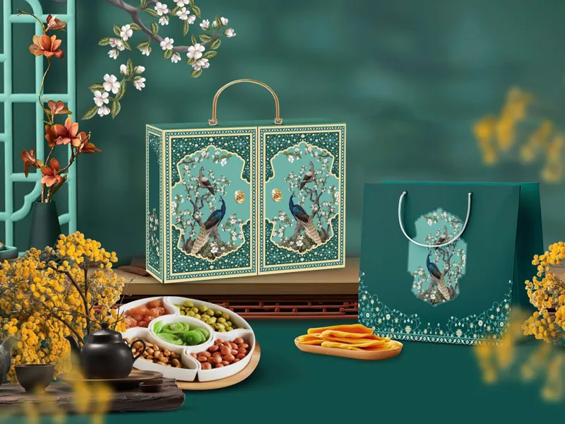 Hộp quà Tết Kinh Thành 2026 mẫu xanh ngọc chim công duy mỹ