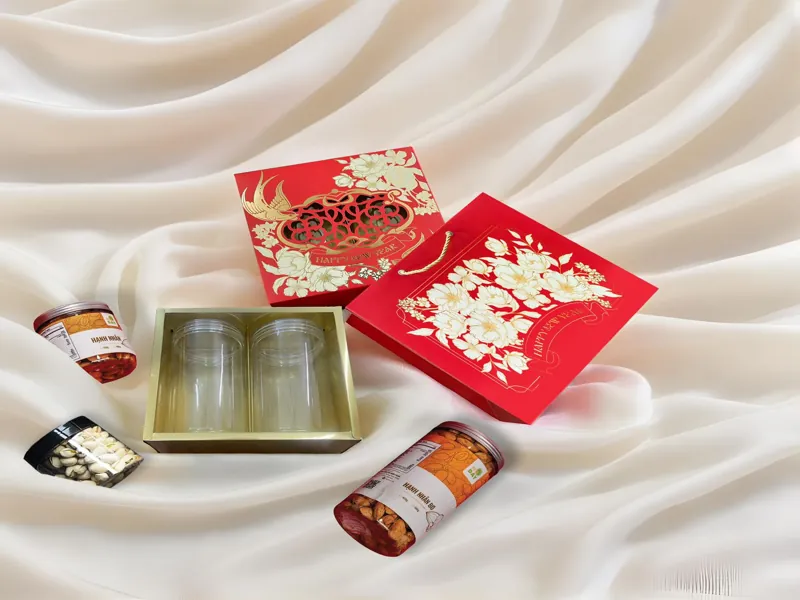 Ý nghĩa màu sắc của các loại hộp đựng quà Tết màu đỏ ép kim tinh xảo mẫu mới 2026