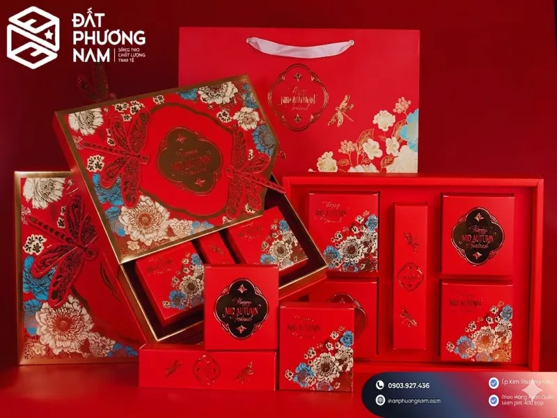 Hộp bánh trung thu nắp gấp màu đỏ họa tiết chuồn chuồn và hoa