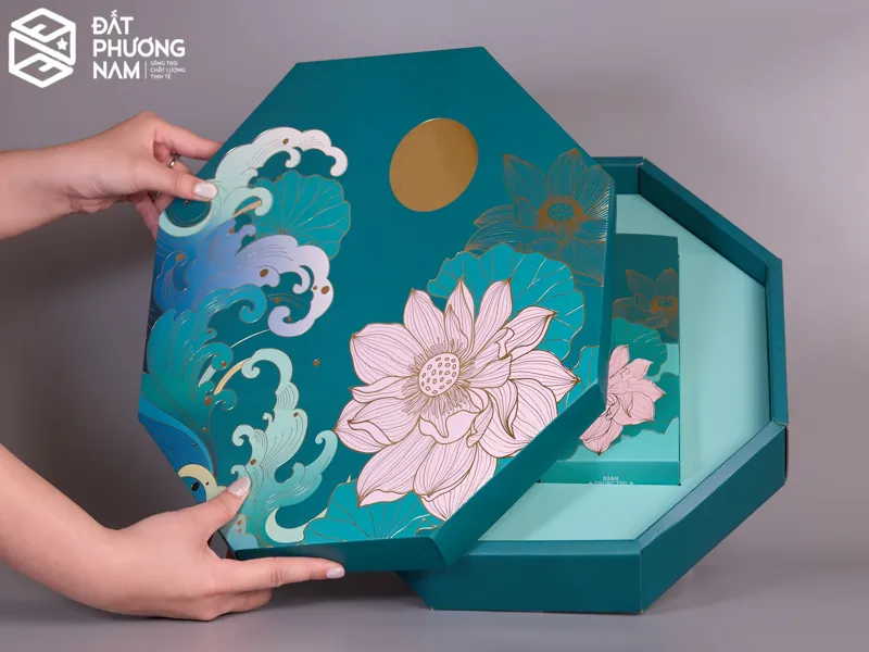 Mẫu hộp đựng bánh trung thu cao cấp màu đỏ Tết Đoàn Viên mở cánh bướm